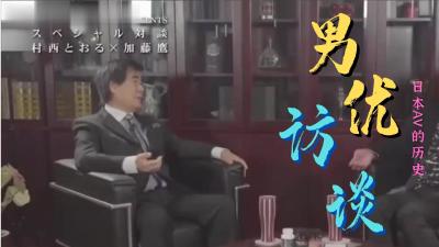 两个惊人的美女 - 一个兴奋的熟女和一个年轻的大学女孩 - 在热门视频中